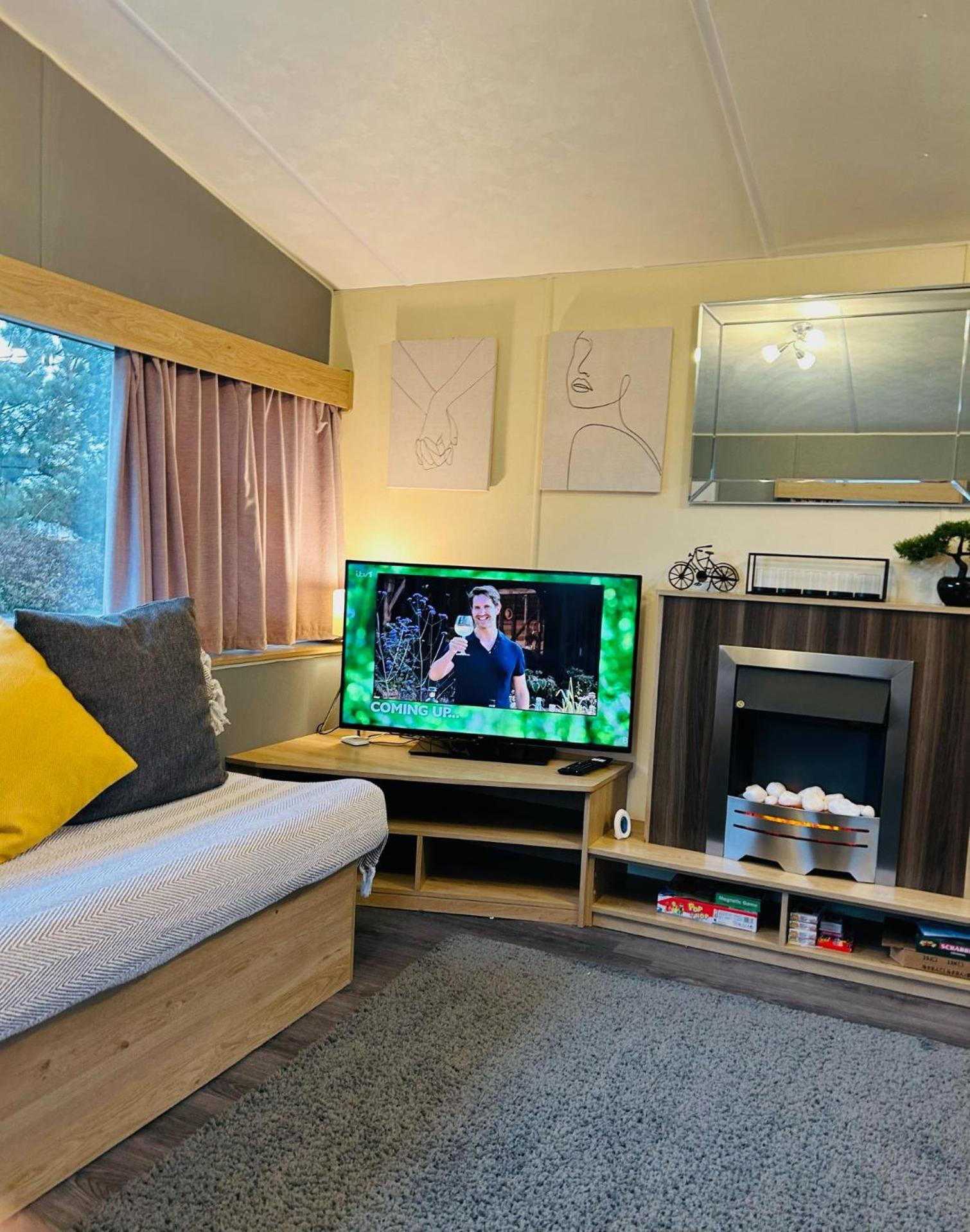 Beautiful 8 Birth Holiday Home - Tattershall Lakes Екстер'єр фото
